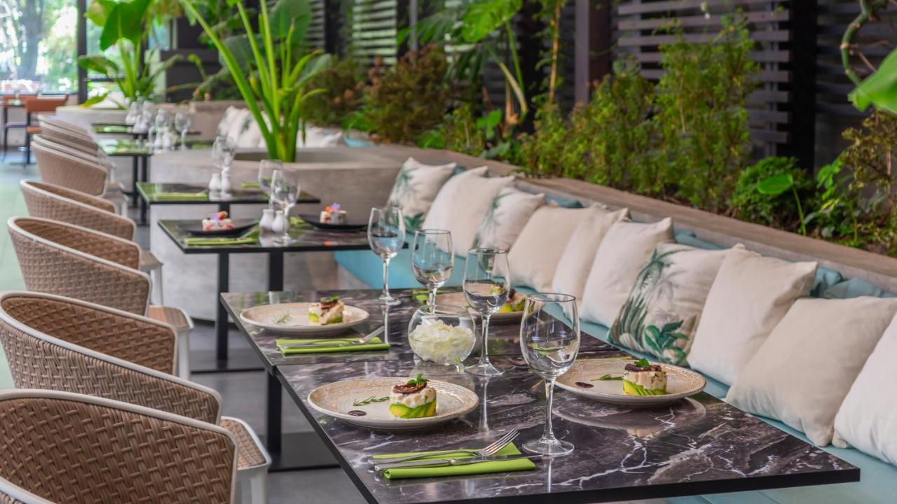 Pullman Santiago El Bosque Hotel Bagian luar foto The Terrace