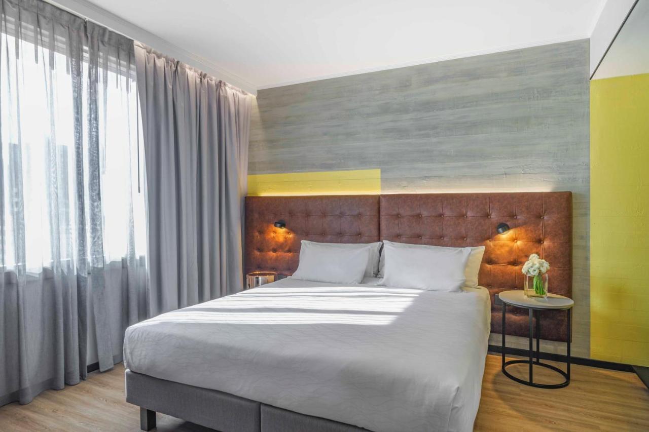 Pullman Santiago El Bosque Hotel Bagian luar foto A room at the hotel