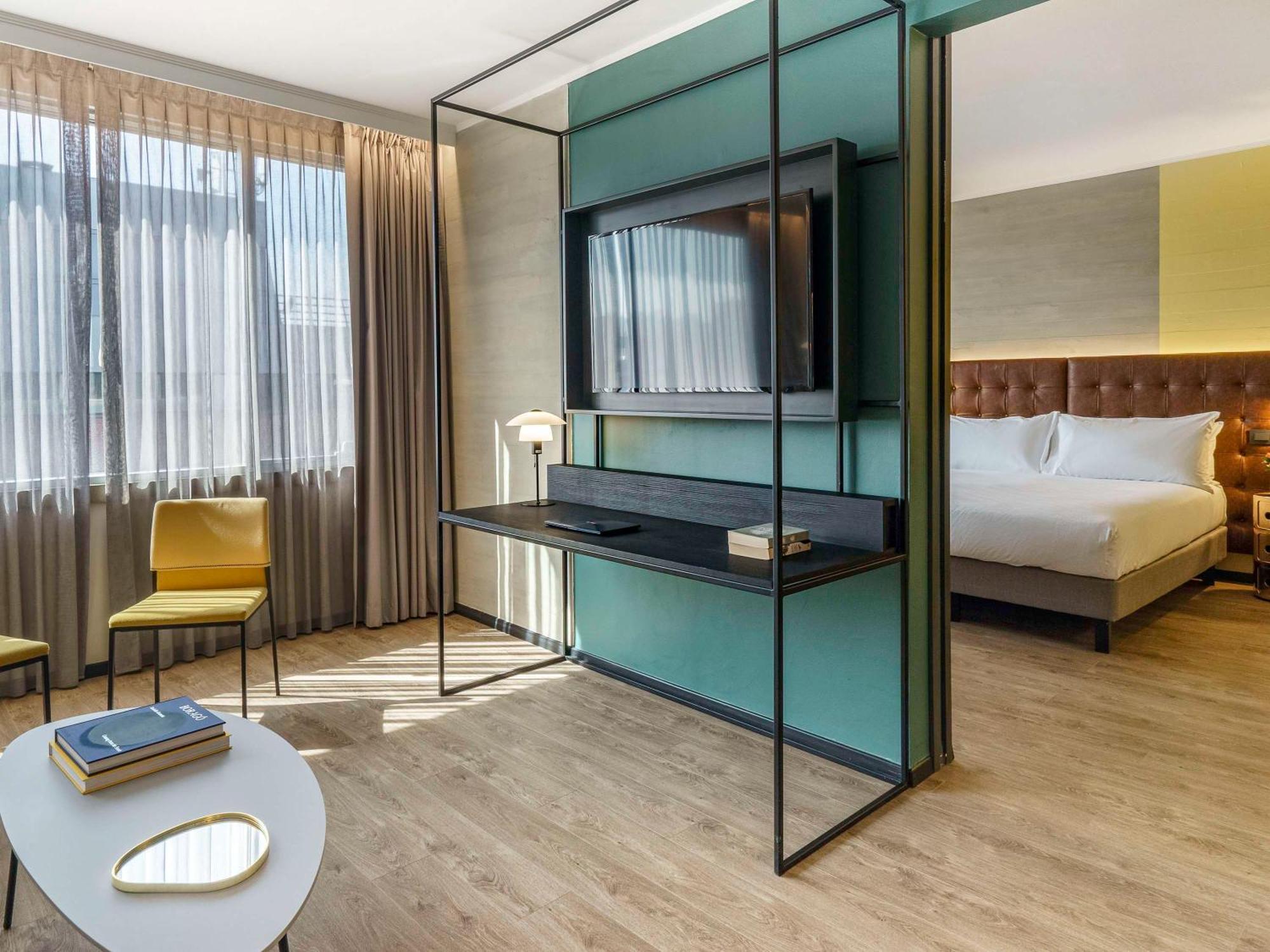 Pullman Santiago El Bosque Hotel Bagian luar foto A room at the hotel
