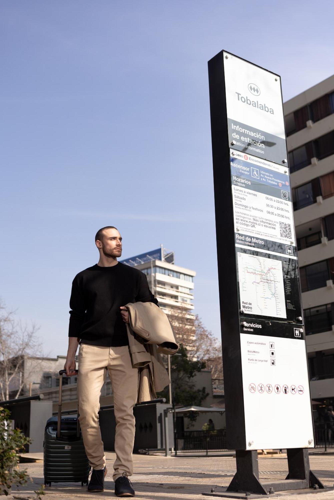 Pullman Santiago El Bosque Hotel Bagian luar foto The new bus stop